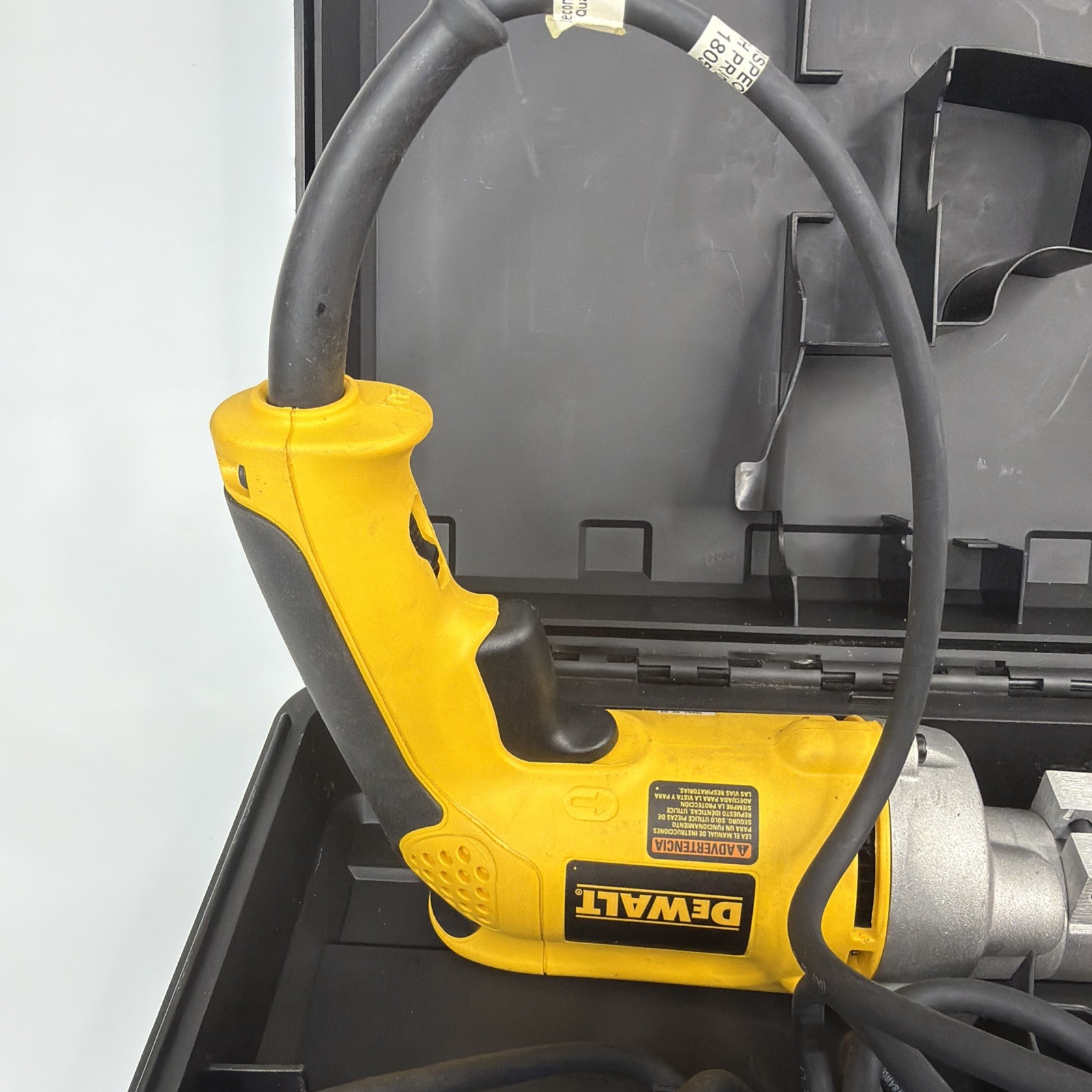 DEWALT DW890 18 Gauge Corded Swivel Head Shear With Hard Case