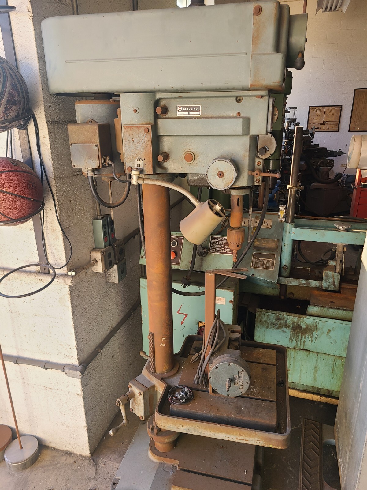 CLAUSING SERIES 22V 20″ VARIABLE SPEED FLOOR STAND DRILL PRESS