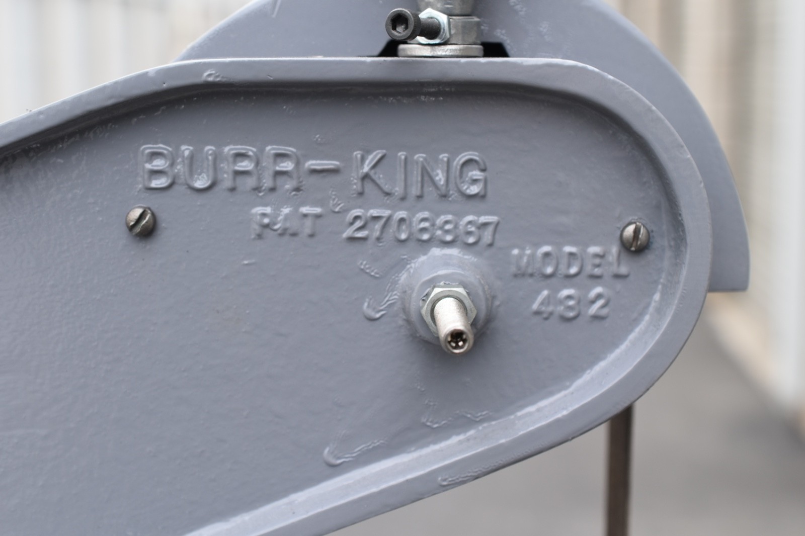 Burr King belt grinder 482, 2″ x 48″, 3 wheel, 1/2 hp with stand