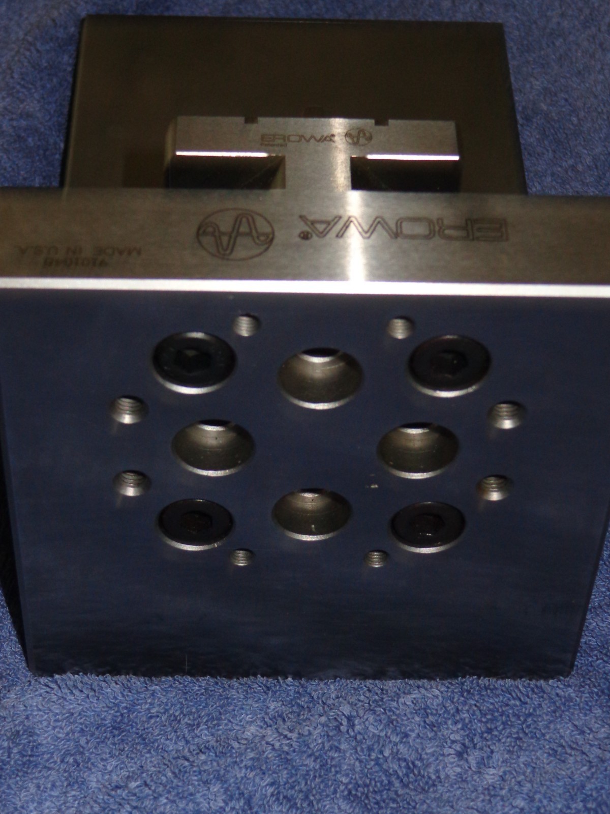 EROWA ANGLE PLATE 7.9X4.5X4.5″ WITH EROWA SINKER EDM CHUCK 56X56mm