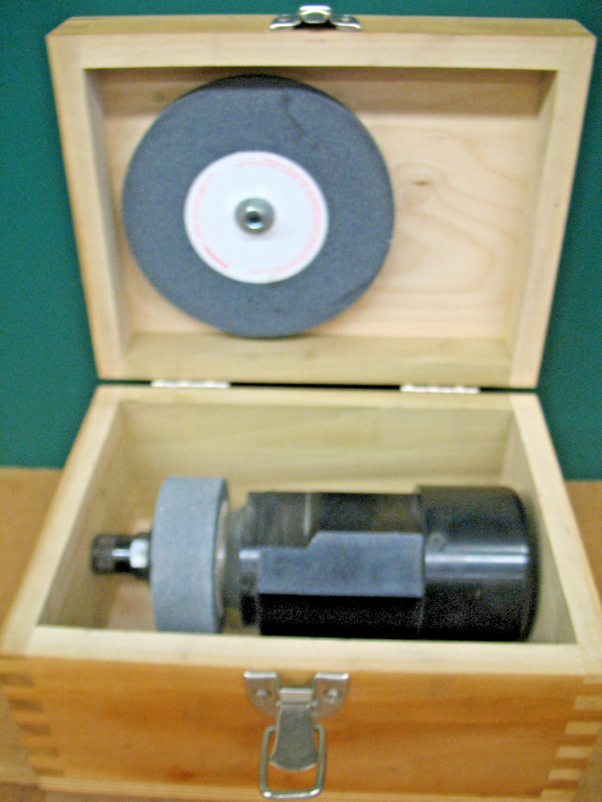 DIAMOND WHEEL DRESSER BRAKE CONTROLLED TRUING DEVICE W/CASE ***VGC***