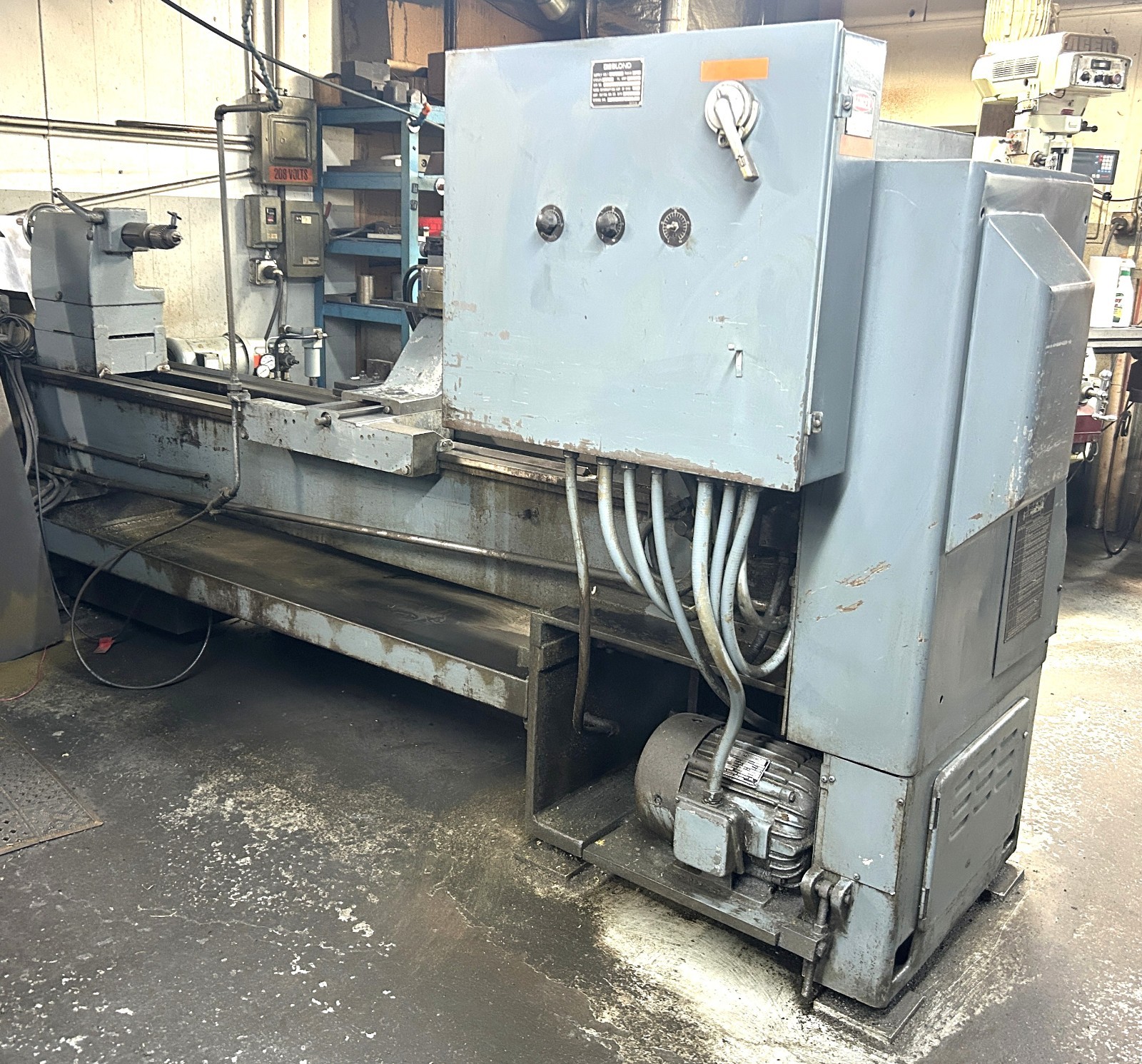 LeBlond Regal Servo Shift 36″ x 72″ Geared Head Hydraulic Tracing Lathe (1981)
