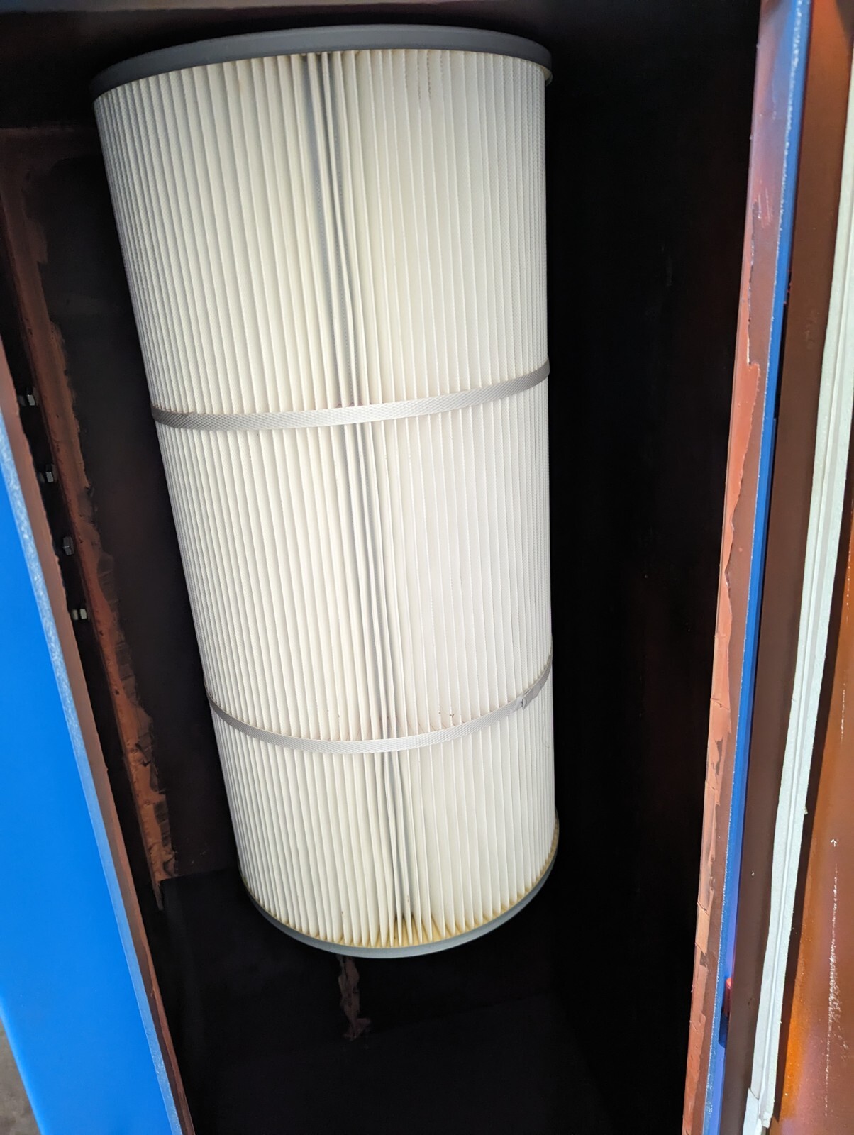 1.5 Cubic Foot Rubber Belt Tumble Shot Blast System with Dust Collector